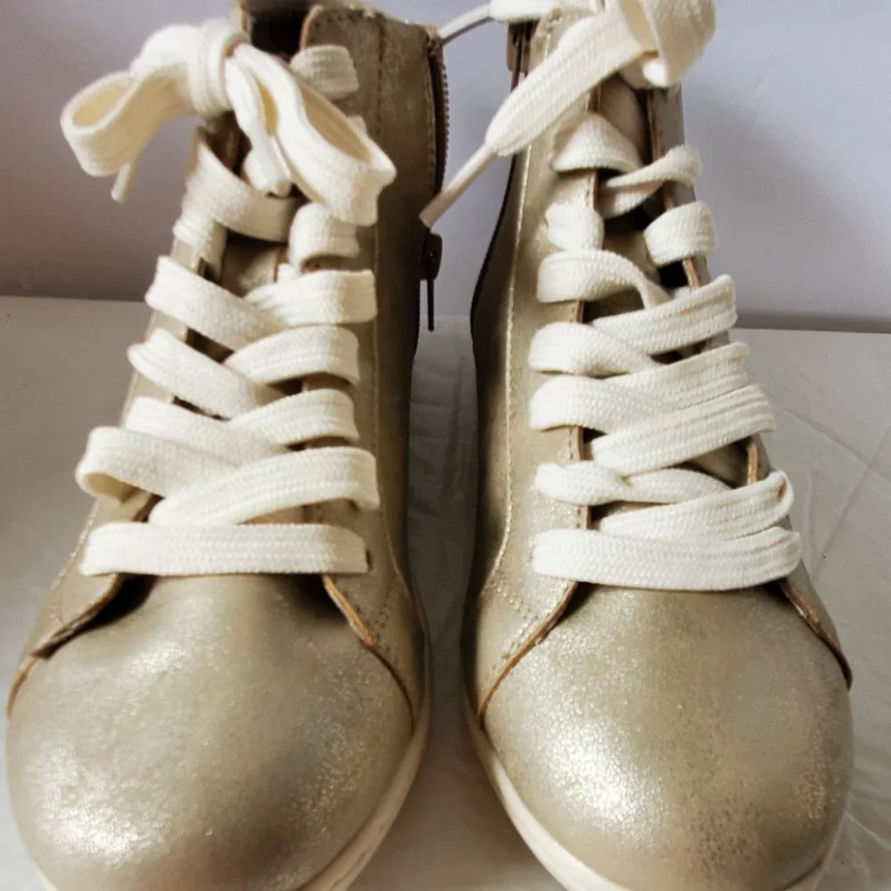 American Rag Silver Boot - Picture 5 of 8